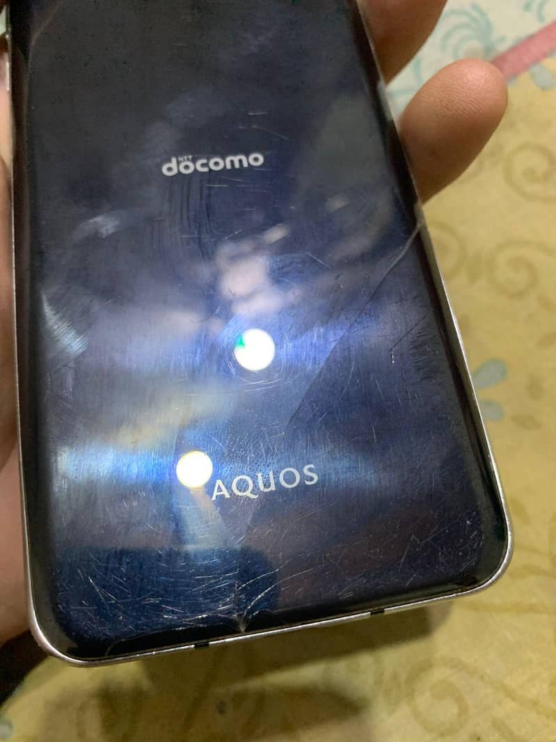 Sharp Aquos R2 3