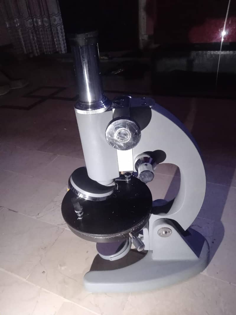 microscope 2