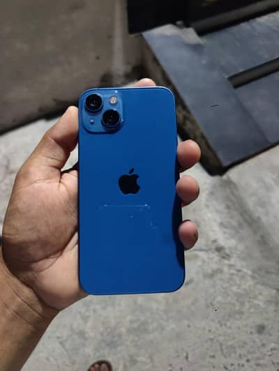 Apple iPhone 13