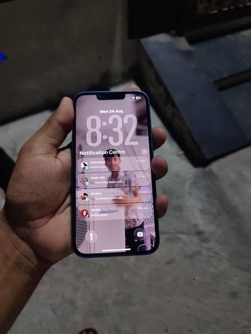 Apple iPhone 13 1