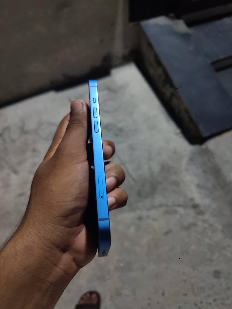 Apple iPhone 13 3