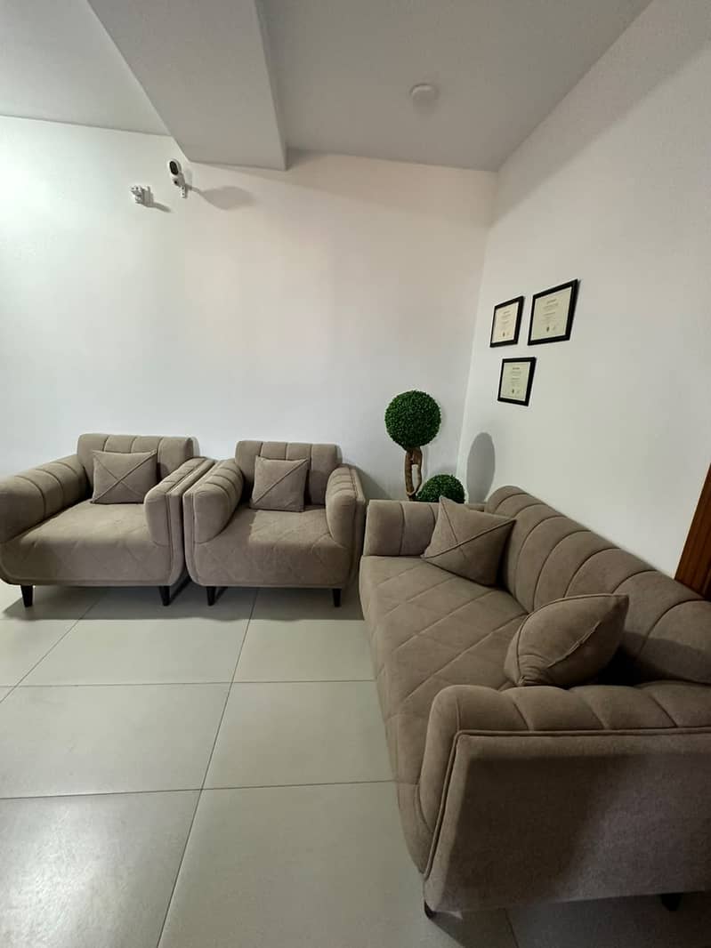 Executive Table and sofas 3