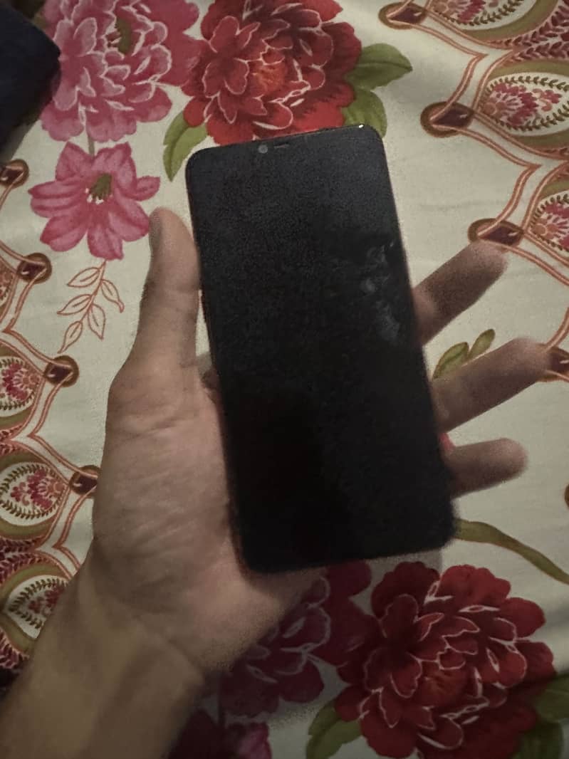 OPPO A3s 4