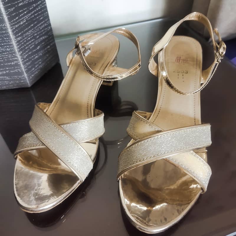 sandal 5