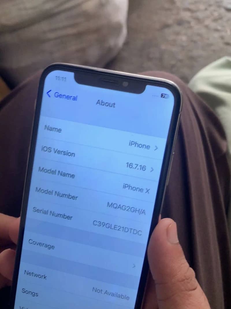 Apple iPhone X 4