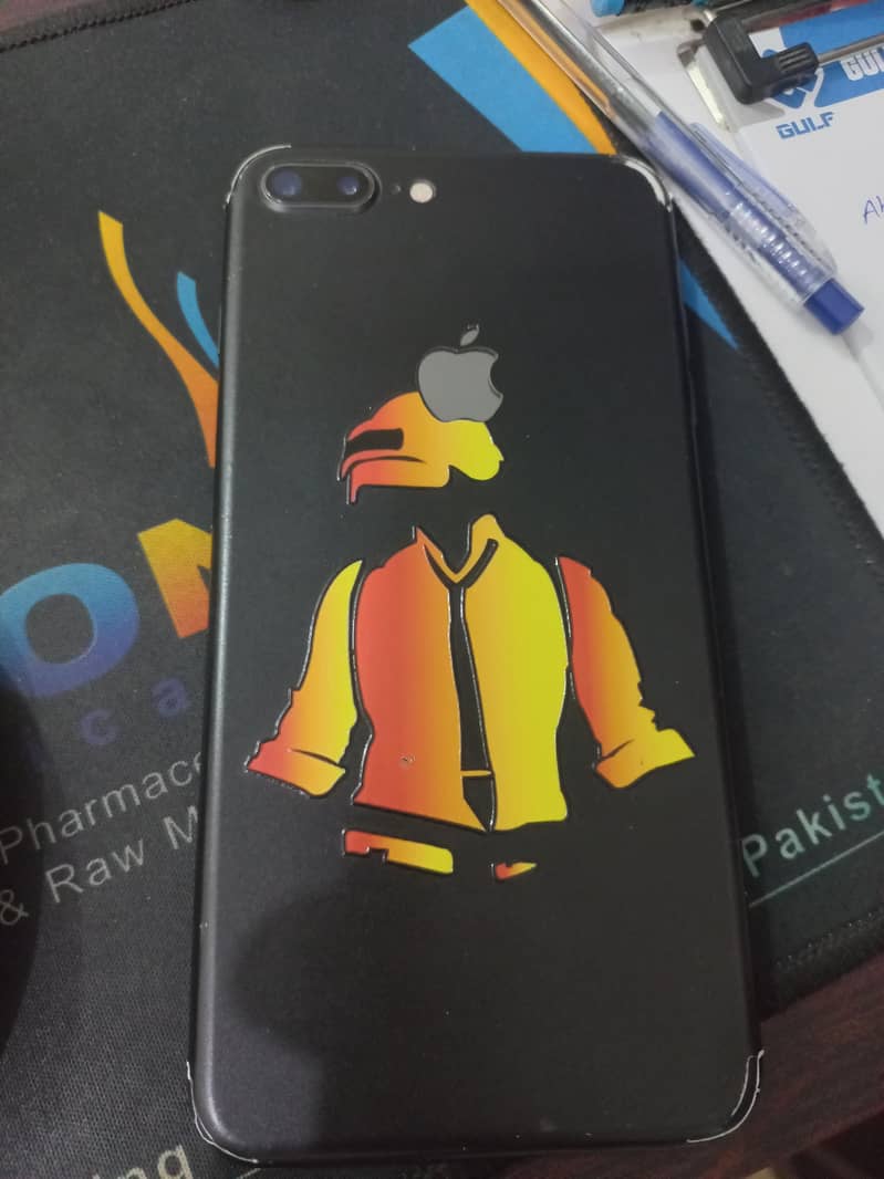 Apple iPhone 8 Plus 1