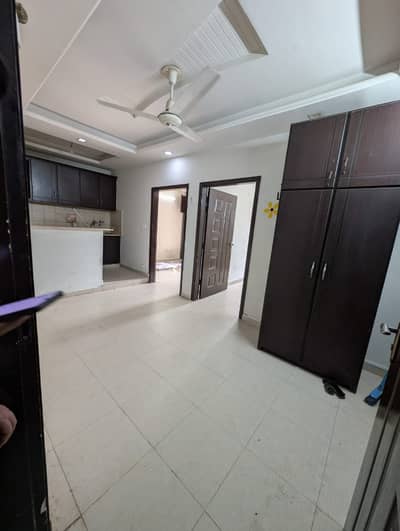 2bed unfurnished apartment available monthly for rent in Islamabad E11 2