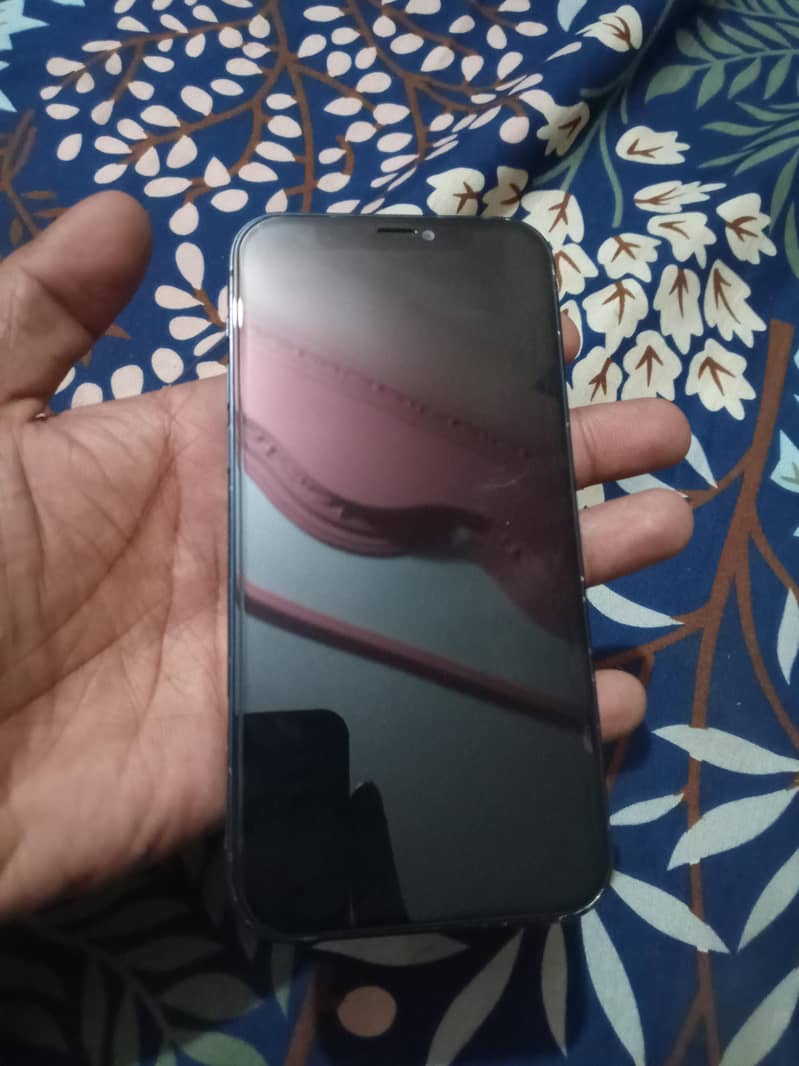 Apple iPhone 12 3