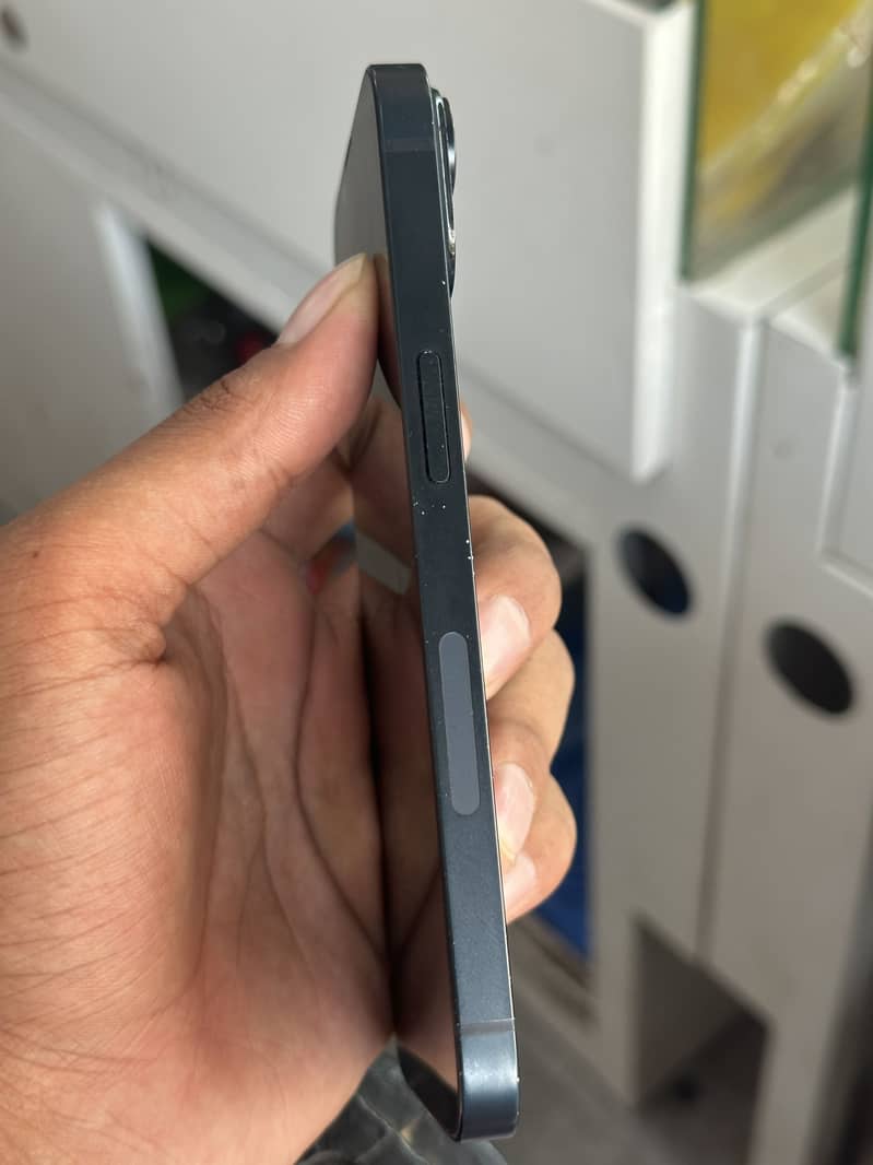 Apple iPhone 14 3