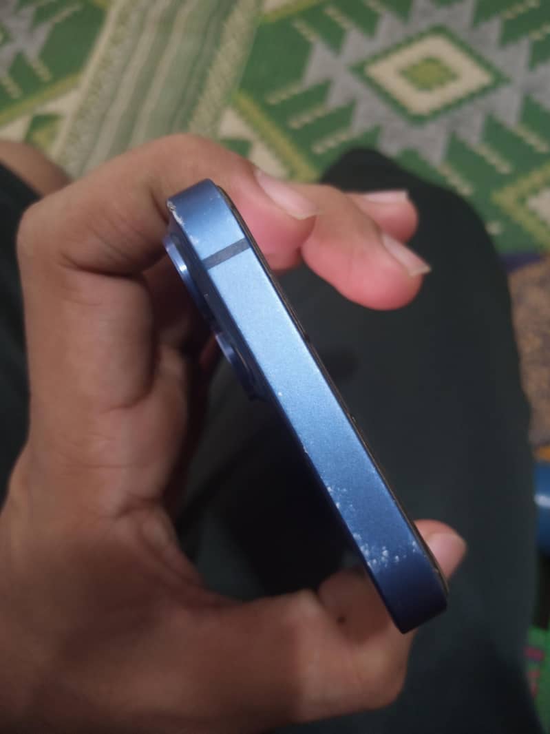 Apple iPhone 13 1