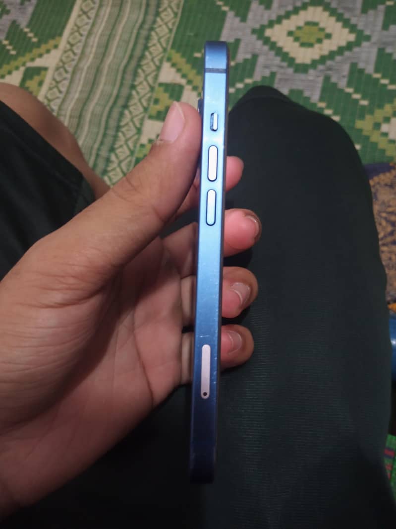 Apple iPhone 13 3