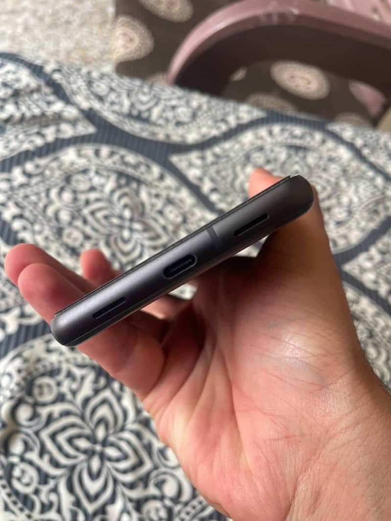 Google Pixel 7a 5