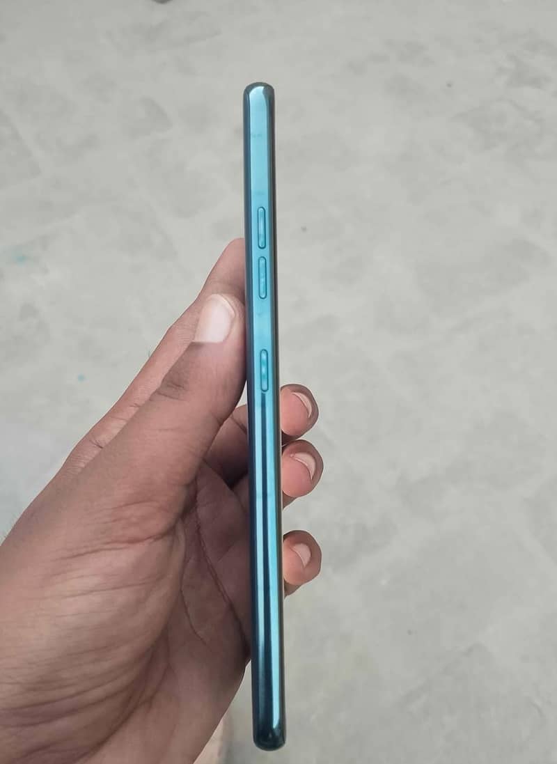 LG V40 ThinQ 2