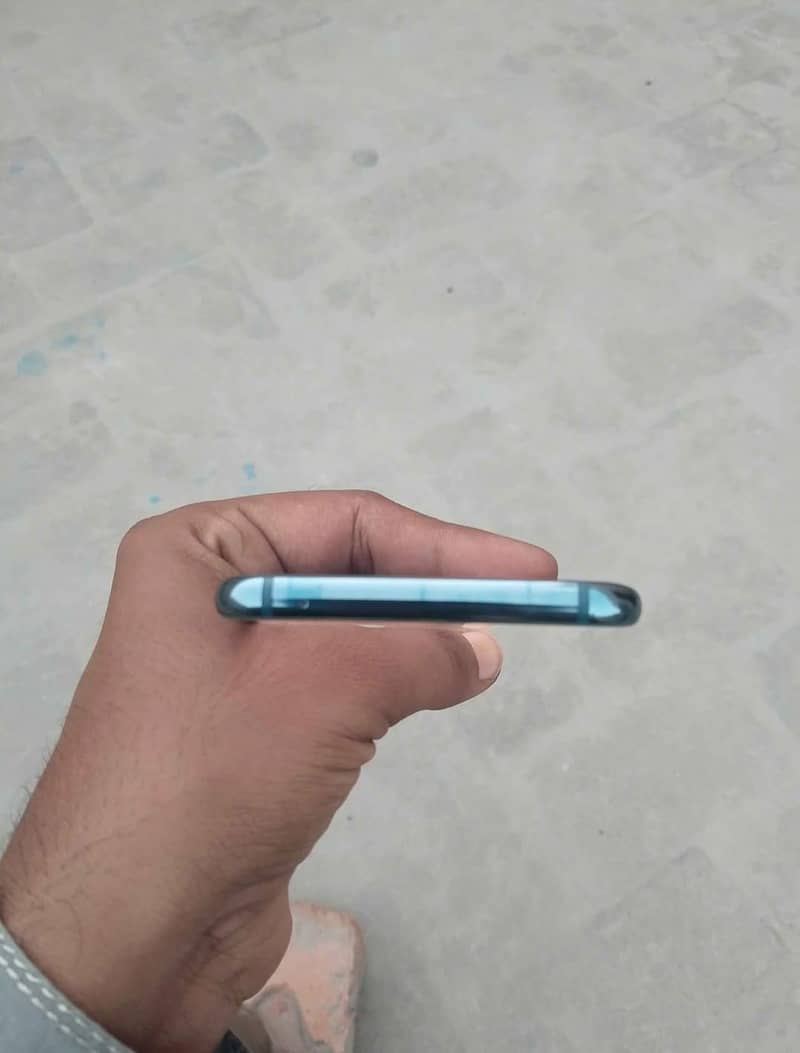 LG V40 ThinQ 5