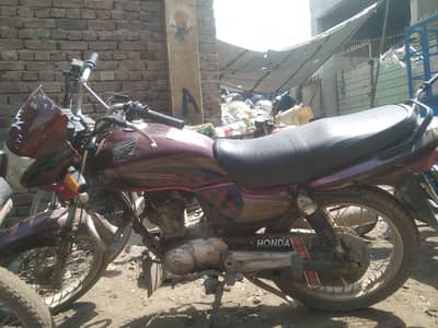 good bike Honda deluxe 17 model urgent seel big bike big size