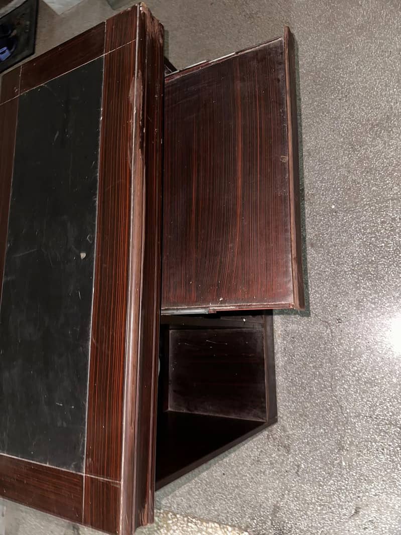 Multipurpose computer table with leather finishing 3