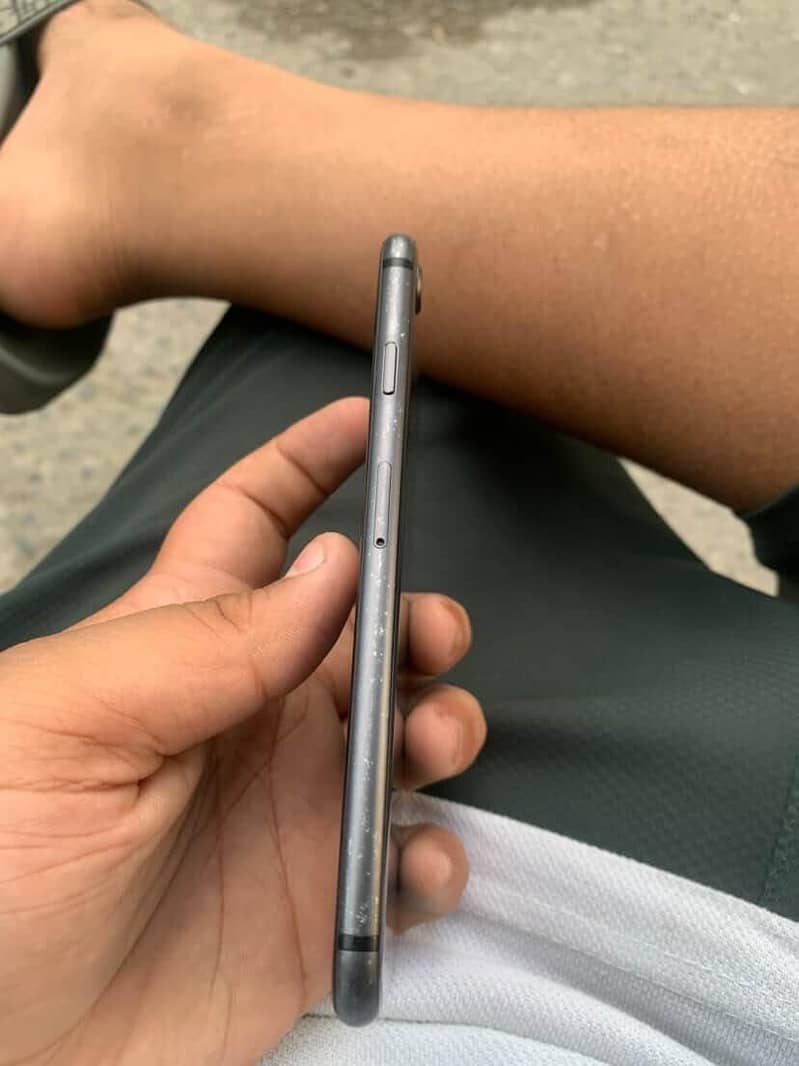 Apple iPhone 8 1