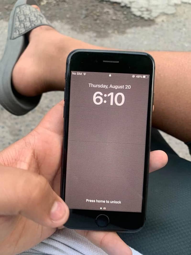 Apple iPhone 8 5