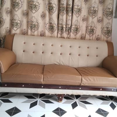 5 SEATER SOFA SET FOR SALE GOOD CONDITION & QUALITY