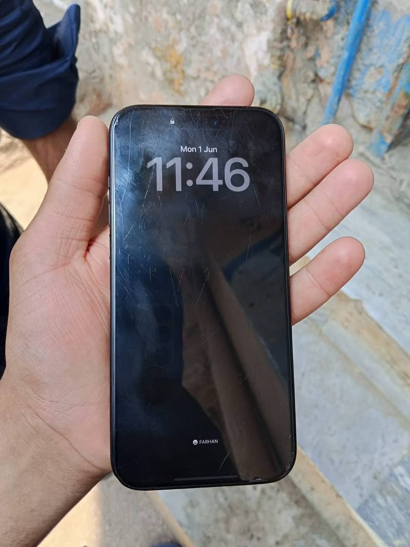 Apple iPhone 16 Pro Max 3
