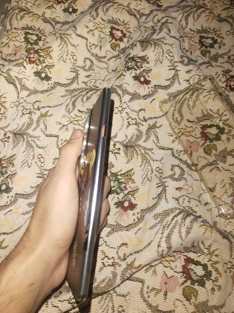tecno camon 40 pro 4