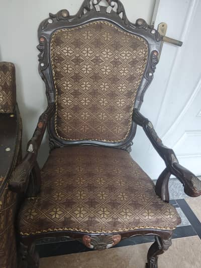 Pure wooden back erecting, highly crowned chairs