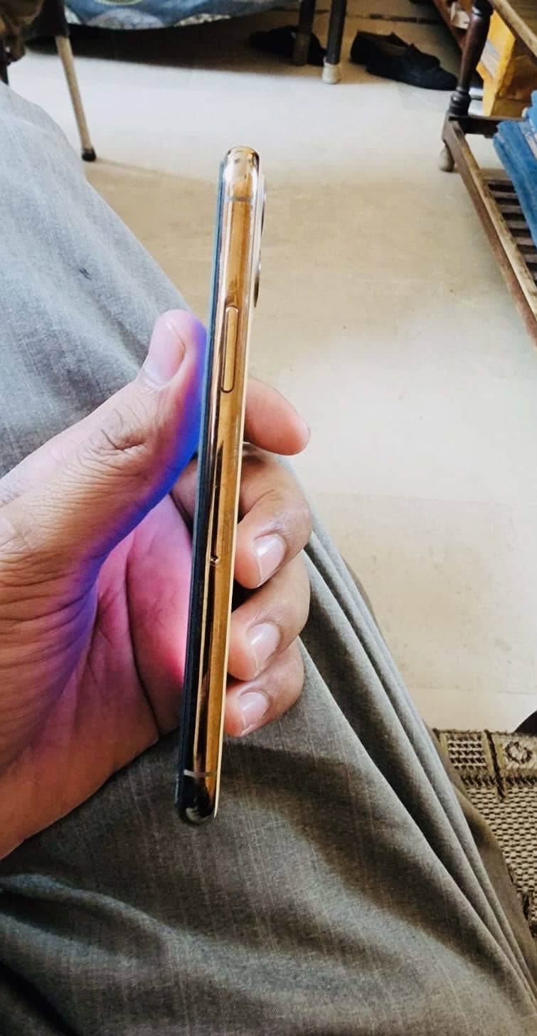 Apple iPhone 11 Pro 3
