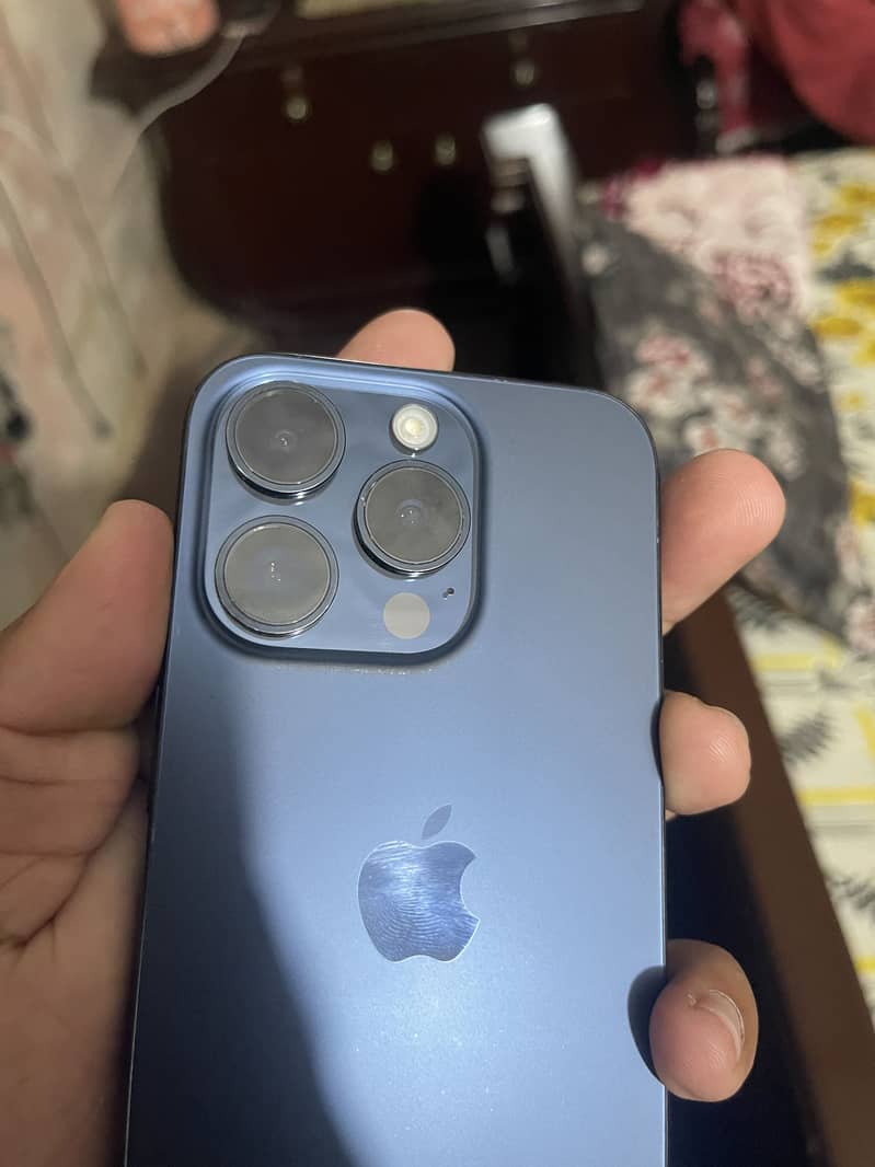 Apple iPhone 15 Pro 0