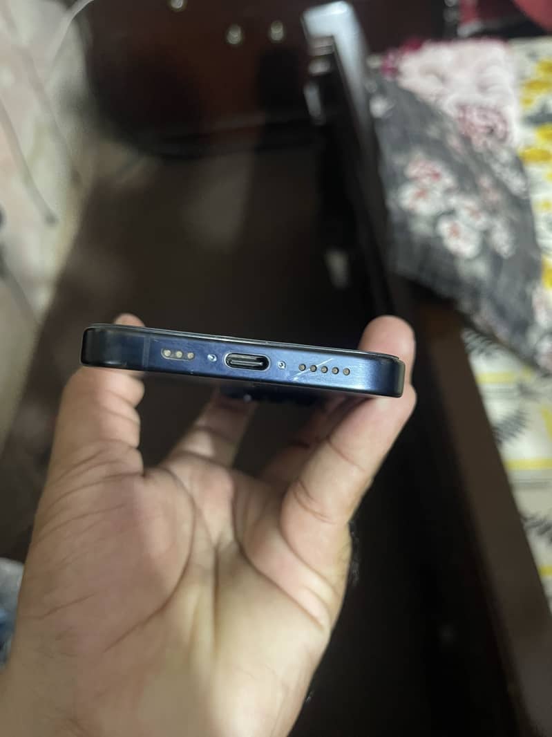 Apple iPhone 15 Pro 2