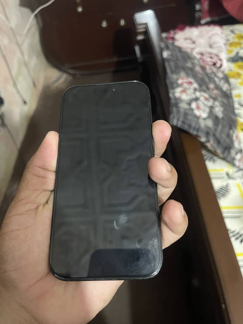 Apple iPhone 15 Pro 4