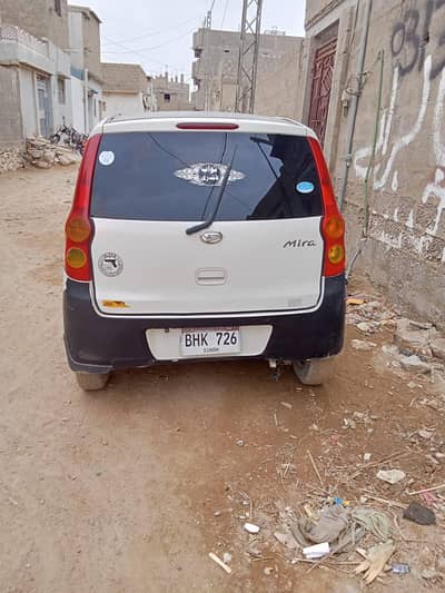 Daihatsu Mira 2011