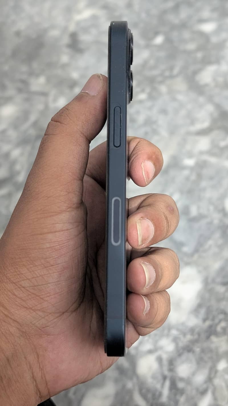 Apple iPhone 13 4