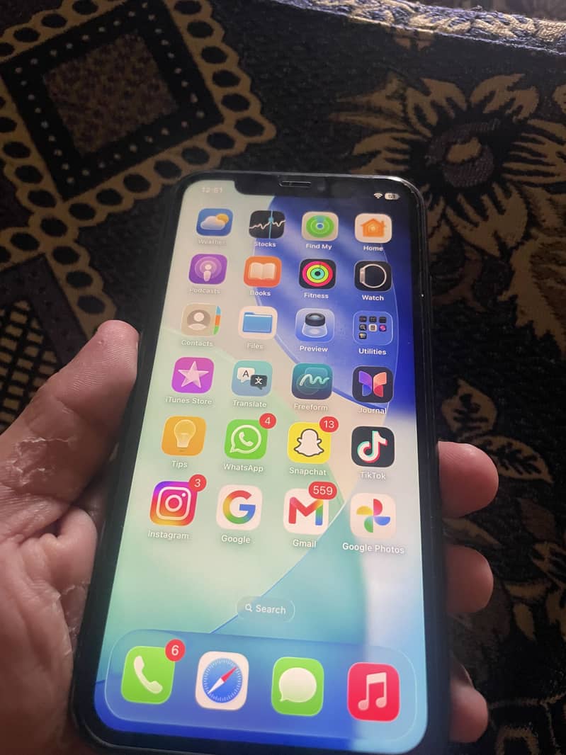Apple iPhone 11 0