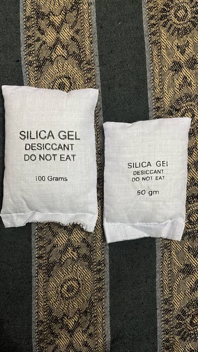 Silica gel for moisture absorption