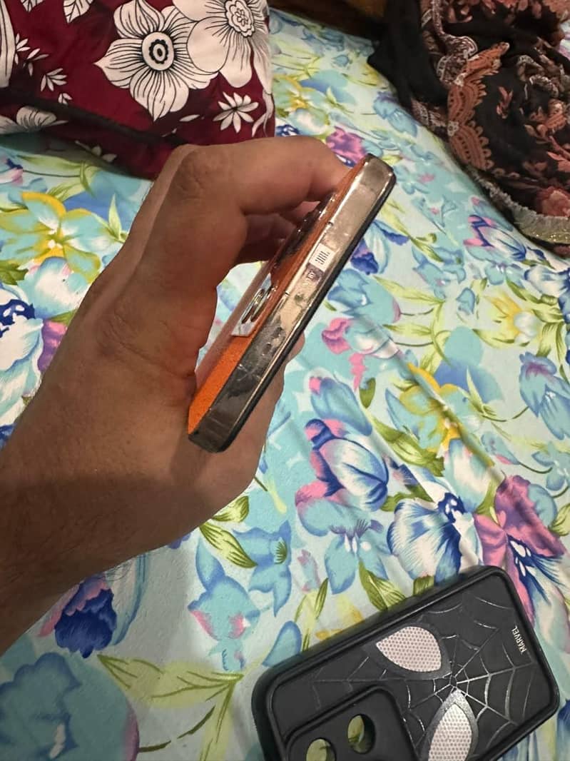 INFiNIX NOTE 30 2