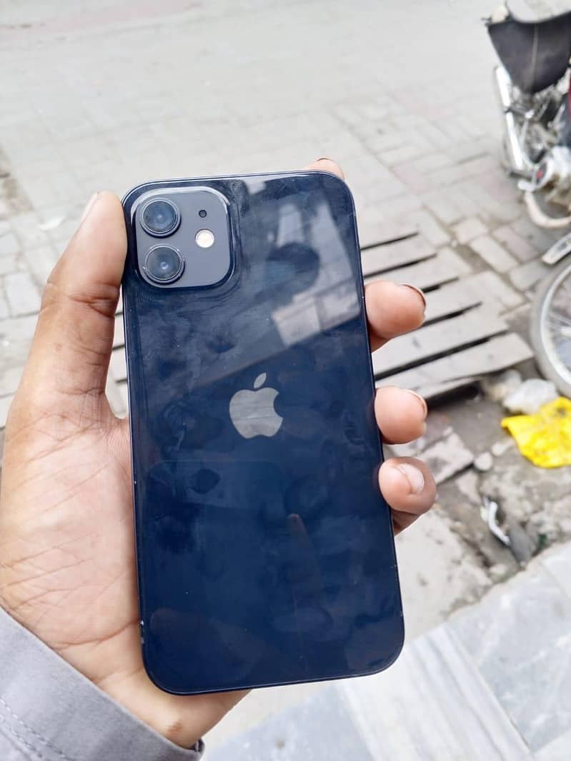 Apple iPhone 12 1