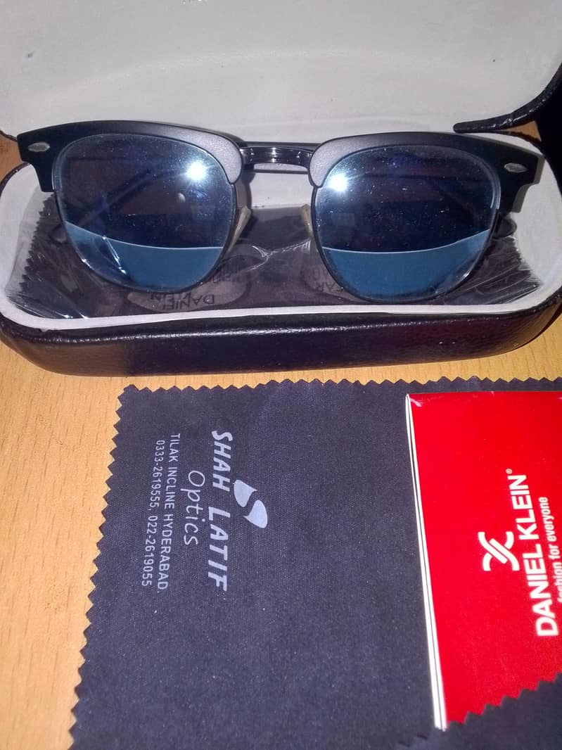 Daniel Klein Sun glasses 4