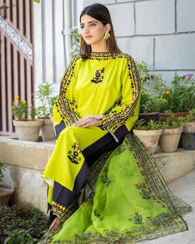 Designer Green Swiss Lawn 3-Piece Suit -