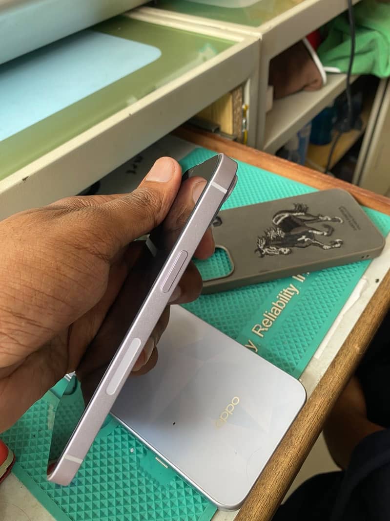 Apple iPhone 14 5