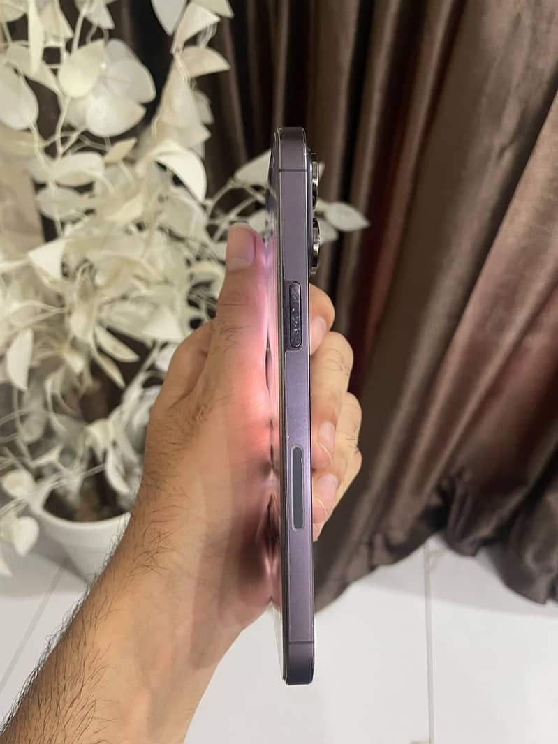 Apple iPhone 14 Pro Max 4