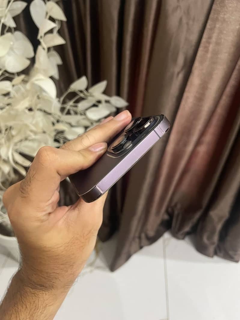Apple iPhone 14 Pro Max 6