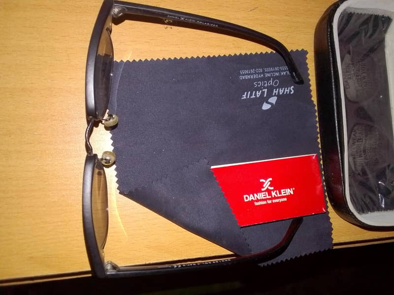 Daniel Klein Sun glasses 1