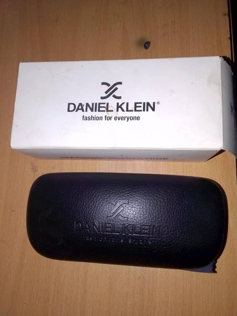 Daniel Klein Sun glasses 2