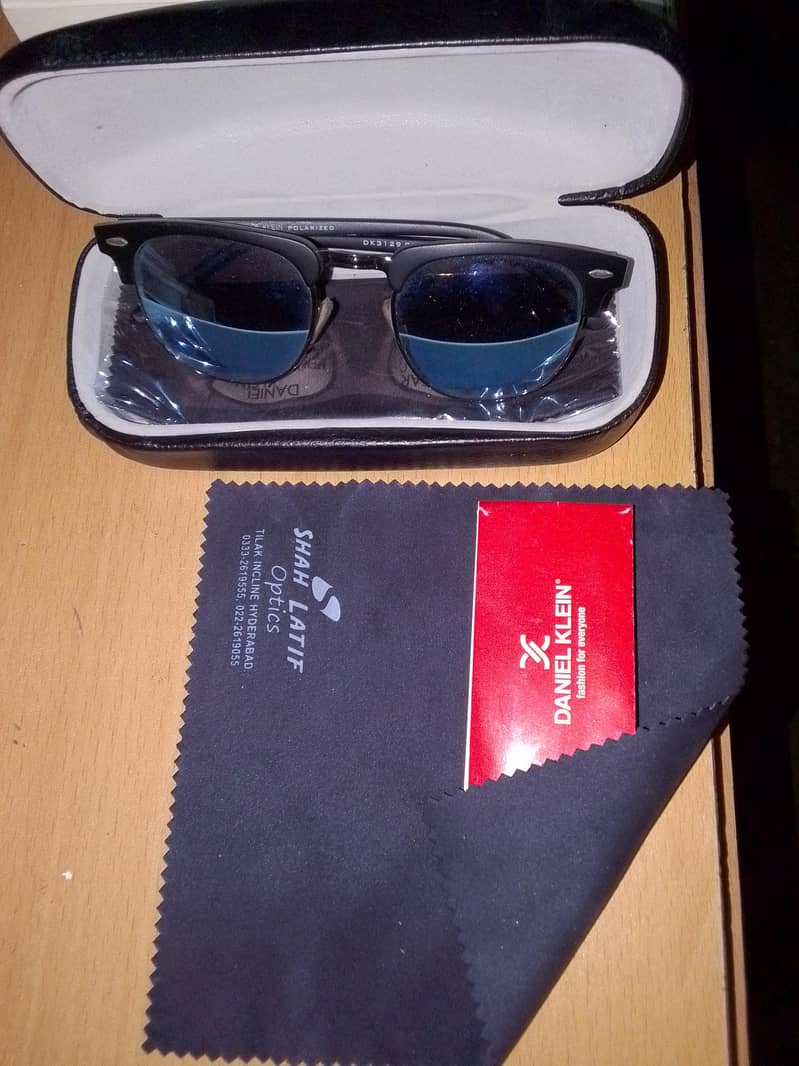 Daniel Klein Sun glasses 4