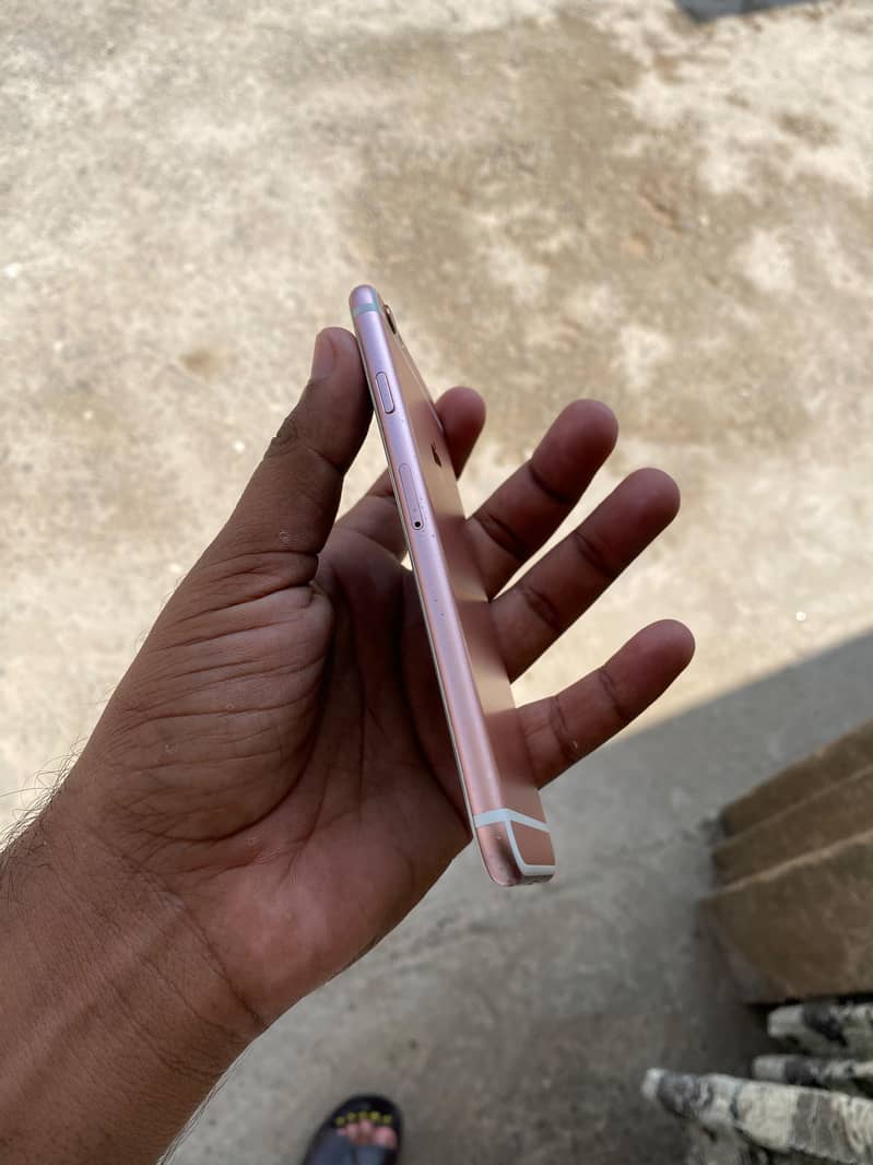 Apple iPhone 6S 3