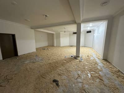 10 Marla Basement Hall for Rent in Johar Town Near UCP University Very Hot Location for Saloon, Clinic, Werehouse, Snooker Club, any activities