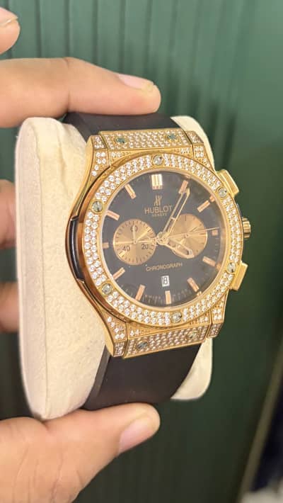 6 Watches Worth of 1.25 Lac in Good Condition