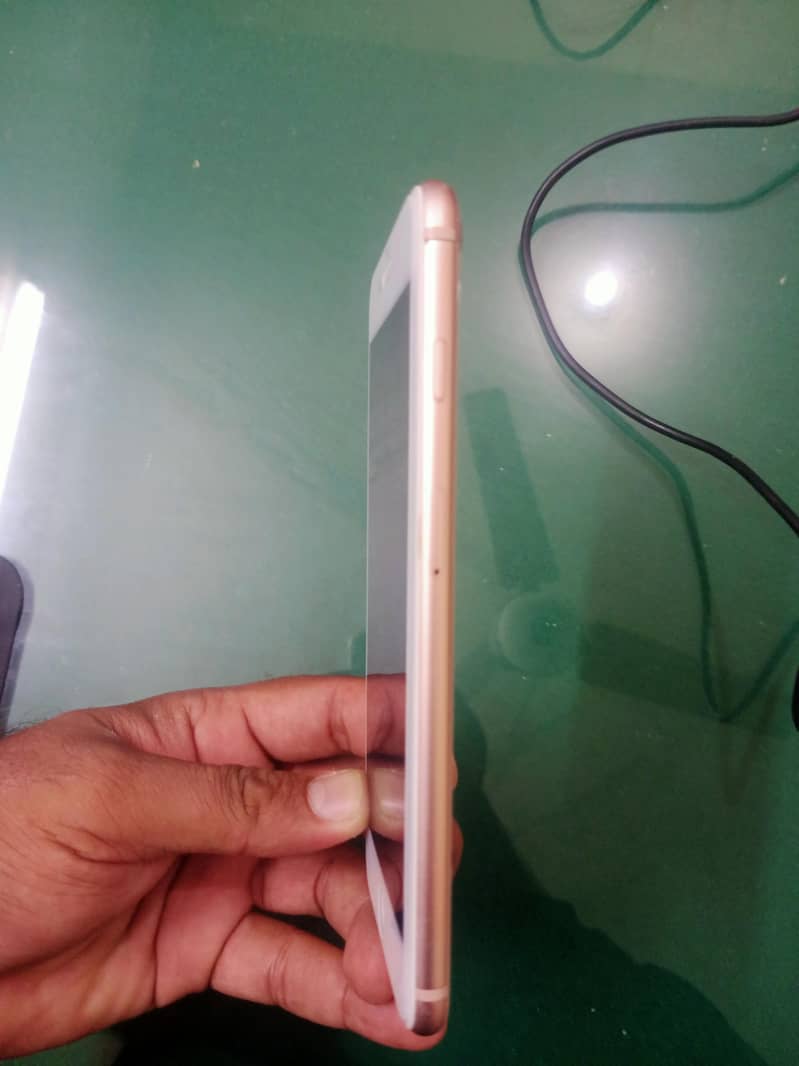 Apple iPhone 8 Plus 2