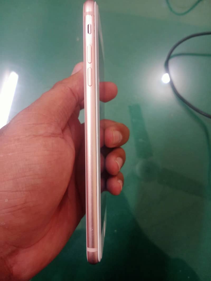 Apple iPhone 8 Plus 3