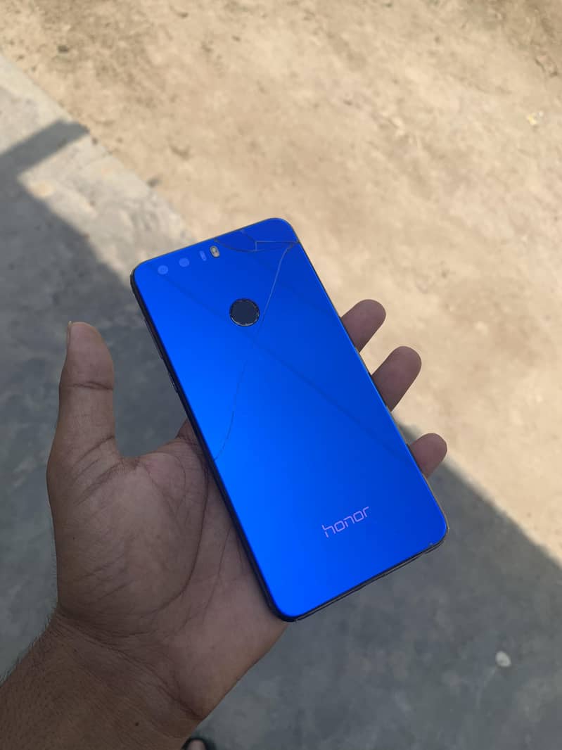 Honor 8C 1
